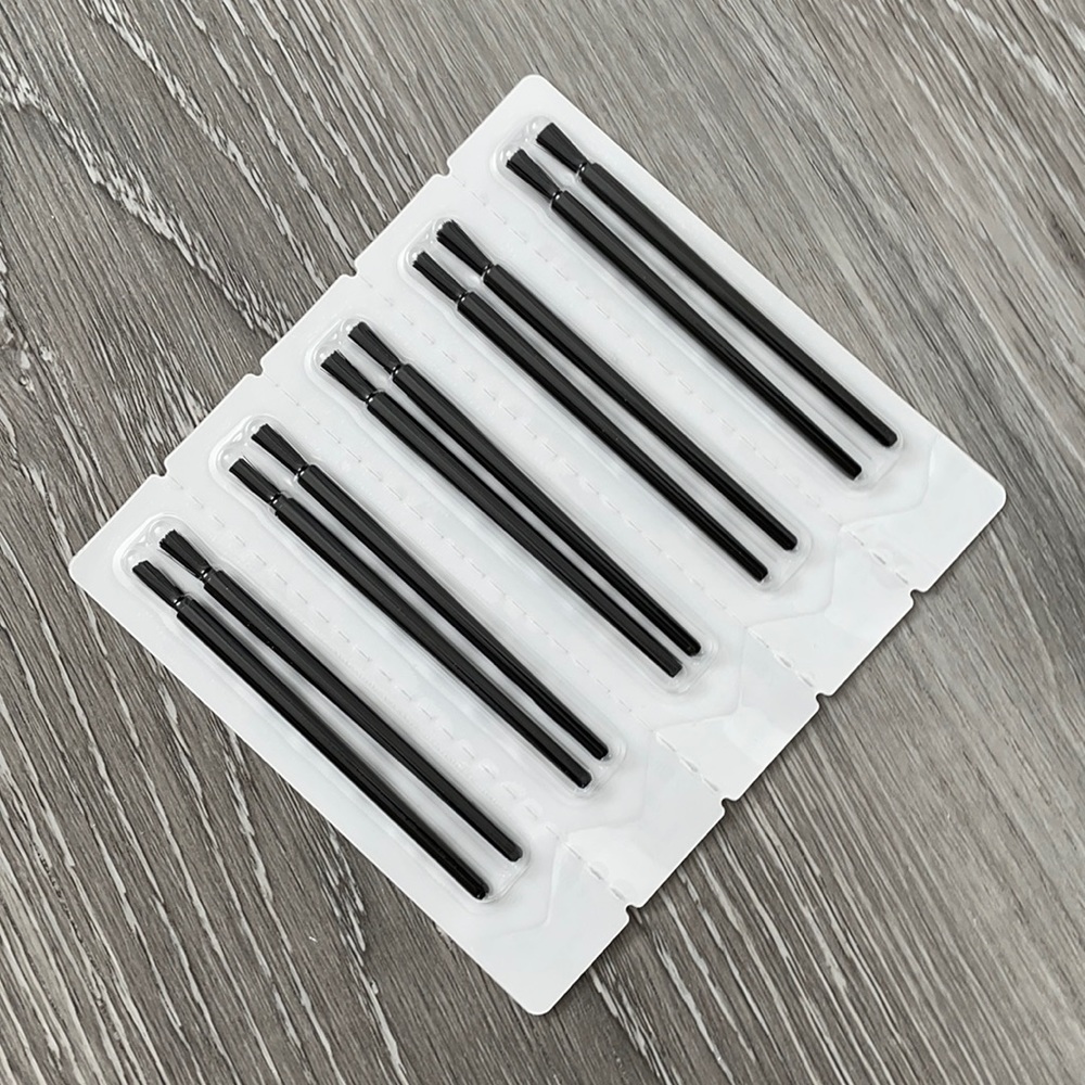 Free w/ purchase - Disposables brushes